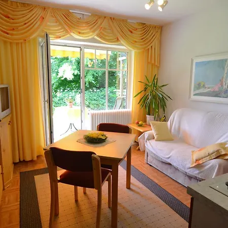 Cozy In Germany With Shared Garden Apartament Madfeld