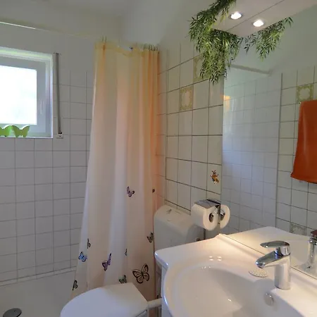 Cozy In Germany With Shared Garden * Madfeld